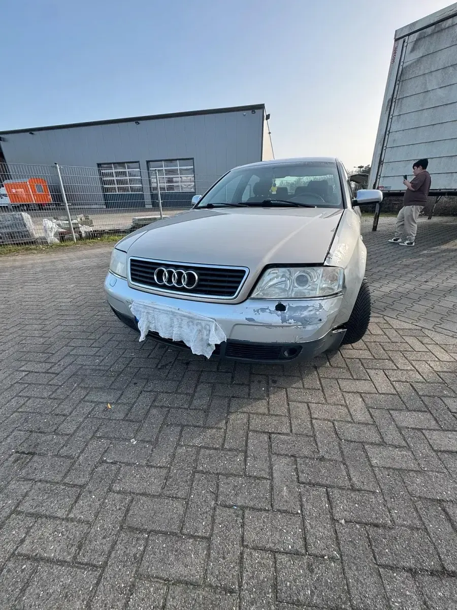 Gebraucht Audi A6 125 PS (91 kW) 2000 Limousine