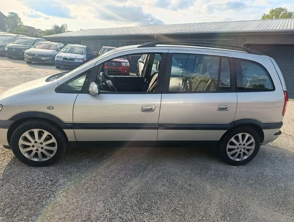 Gebraucht Opel Zafira 125 PS (91 kW) 2004 Silber Van / Kleinbus