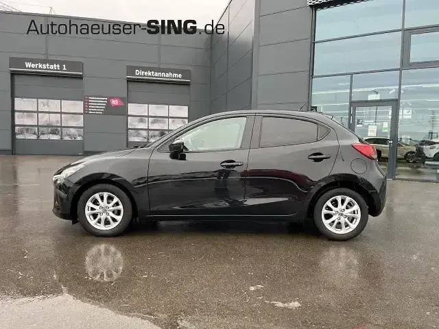 Używany Mazda 2 Exclusive-Line 90 KM (66 kW) 2016 Czarny Hatchback