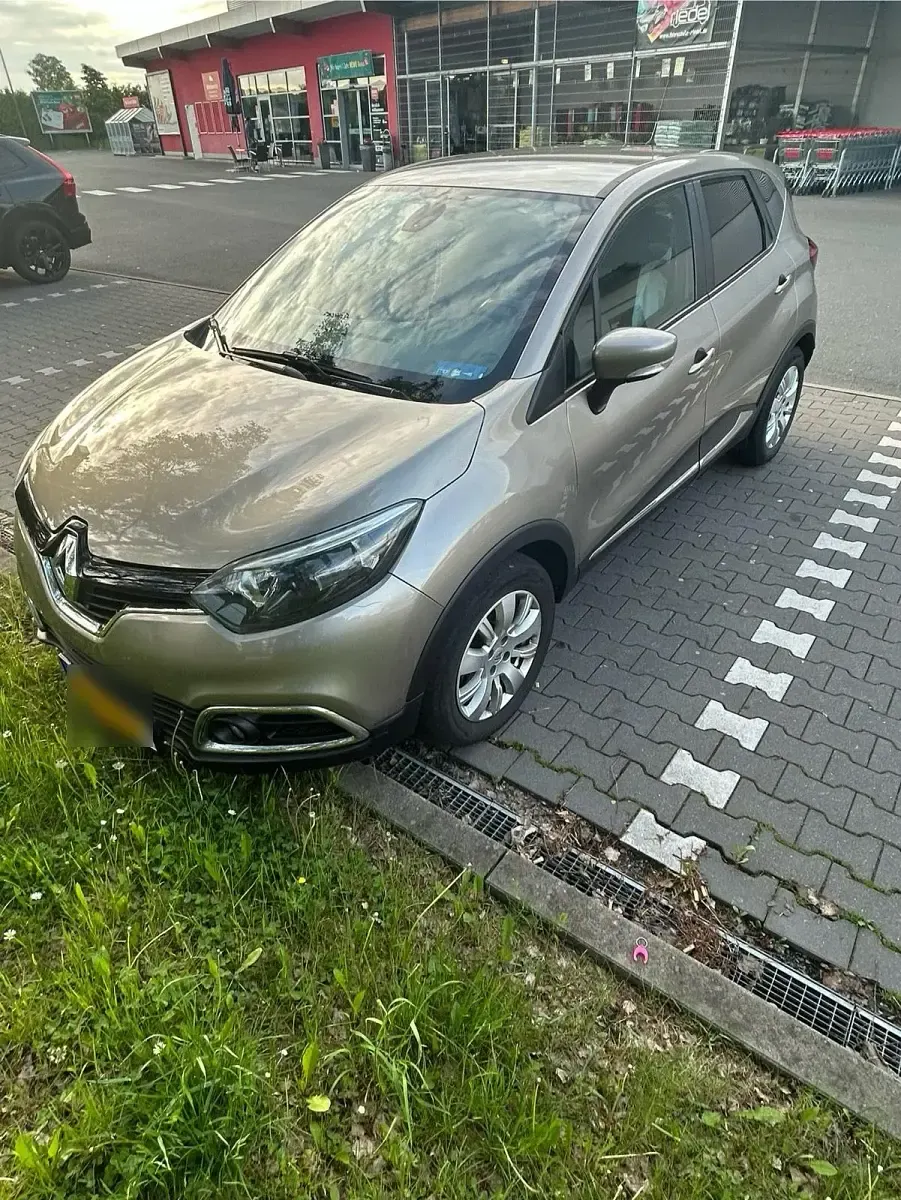 Gebraucht Renault Captur 120 PS (88 kW) 2015 Braun SUV