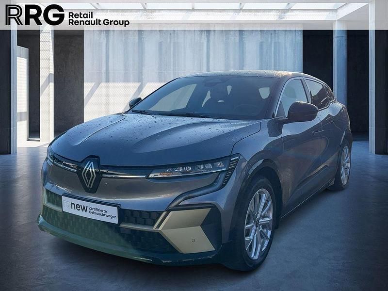 Grau Gebraucht 2022 Renault Mégane Iconic Limousine | 28.990 € (Etwas zu teuer) - Bild 1/3