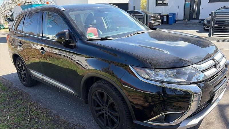 Gebraucht Mitsubishi Outlander 150 PS (110 kW) 2017 Schwarz SUV