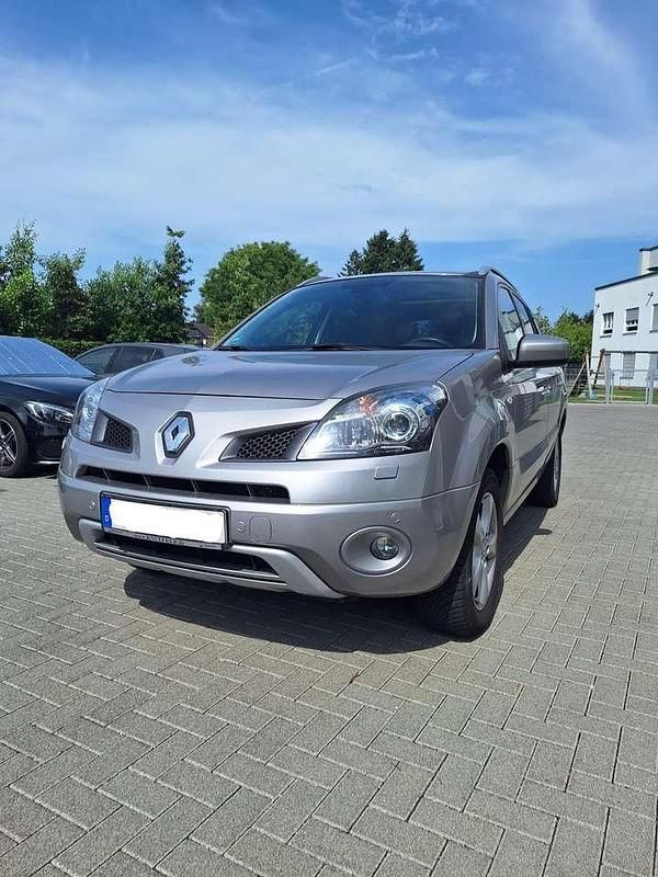 Gebraucht Renault Koleos Luxe 150 PS (110 kW) 2009 Silber SUV