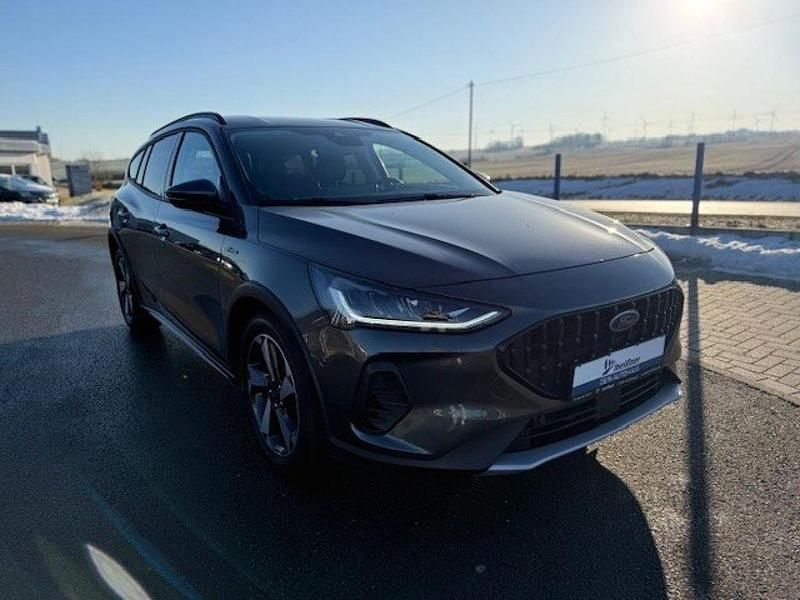 Gebraucht Ford Focus Active X 155 PS (114 kW) 2023 Grau Limousine