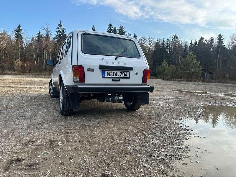 Gebraucht Lada niva 83 PS (61 kW) 2022 Weiß SUV