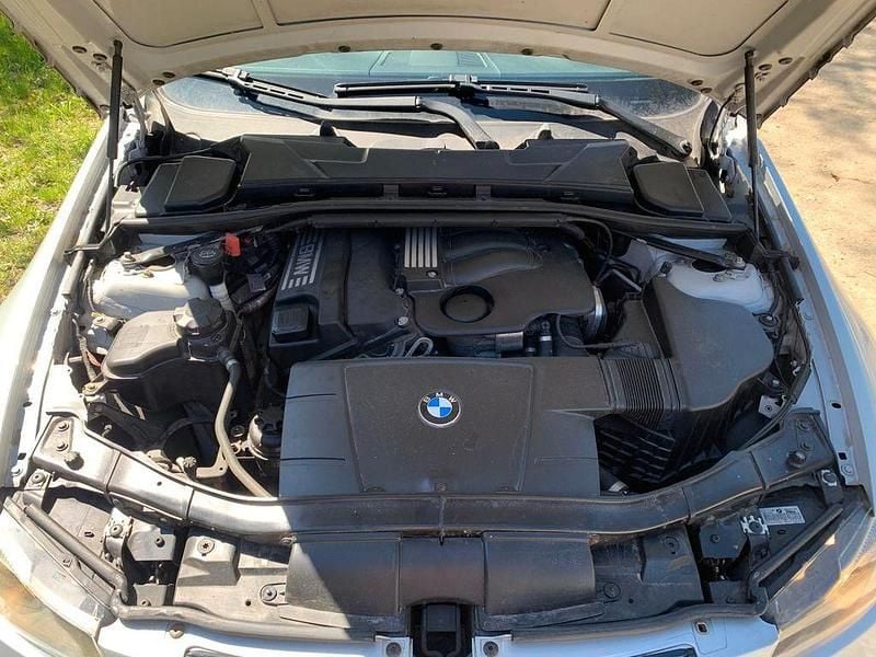 Second-hand BMW 320 Performance 150 CP (110 kW) 2006 Argintiu Berlinǎ