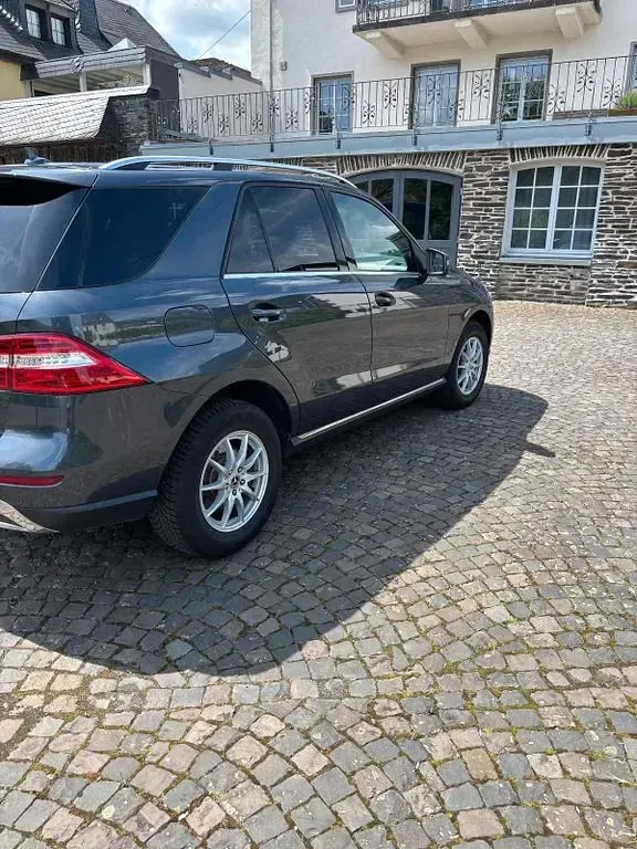 Gebraucht Mercedes ML350 258 PS (189 kW) 2015 Schwarz SUV