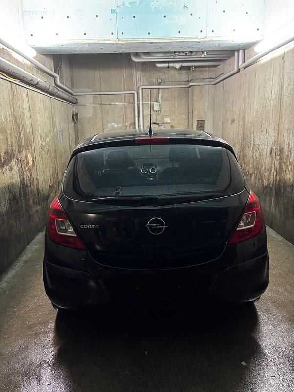Second-hand Opel Corsa 80 CP (58 kW) 2010 Negru Hatchback