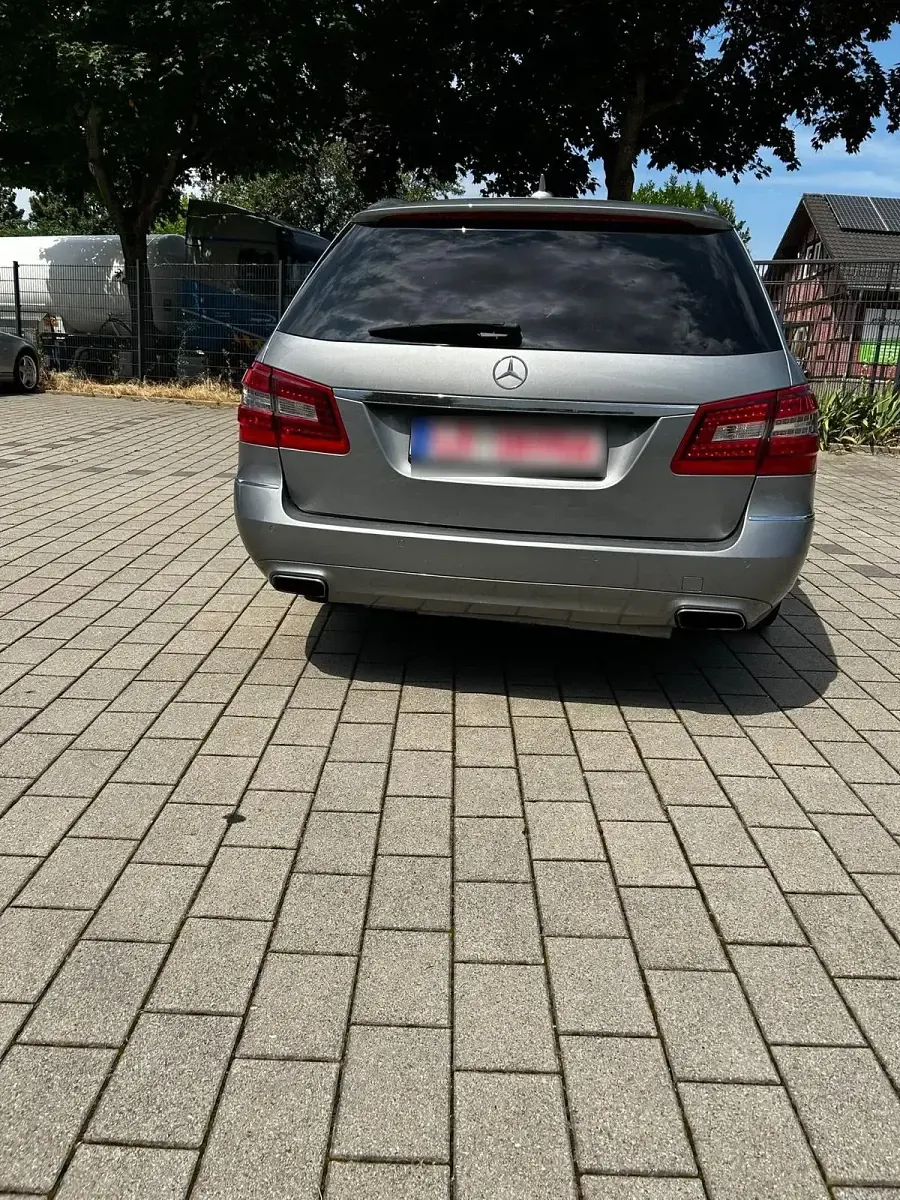 Gebraucht Mercedes E250 204 PS (150 kW) 2013 Grau Kombi