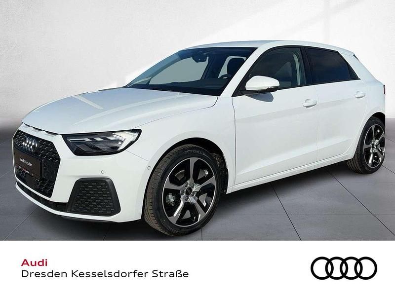 Neu Audi A1 95 PS (69 kW) 2026 Gletscherweiß metallic Limousine