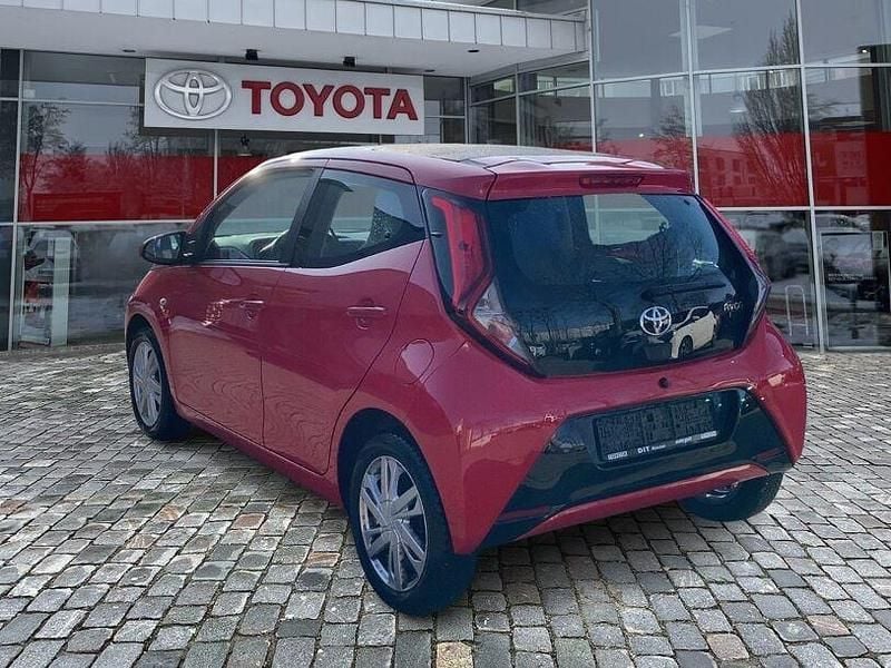 Gebraucht Toyota Aygo X-wave 69 PS (50 kW) 2015 Super red 5 Kleinwagen