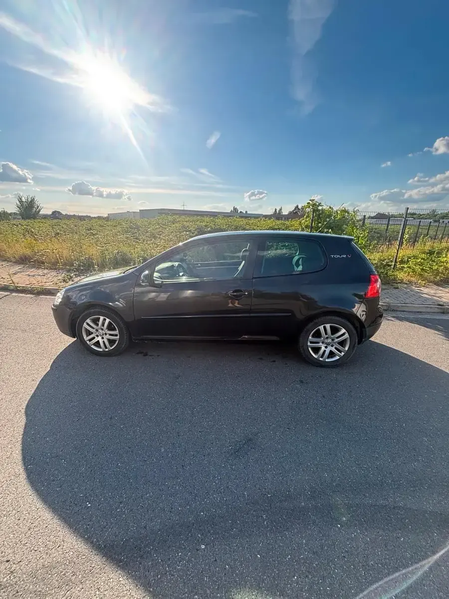 Gebraucht VW Golf V 101 PS (74 kW) 2007 Schwarz Kleinwagen