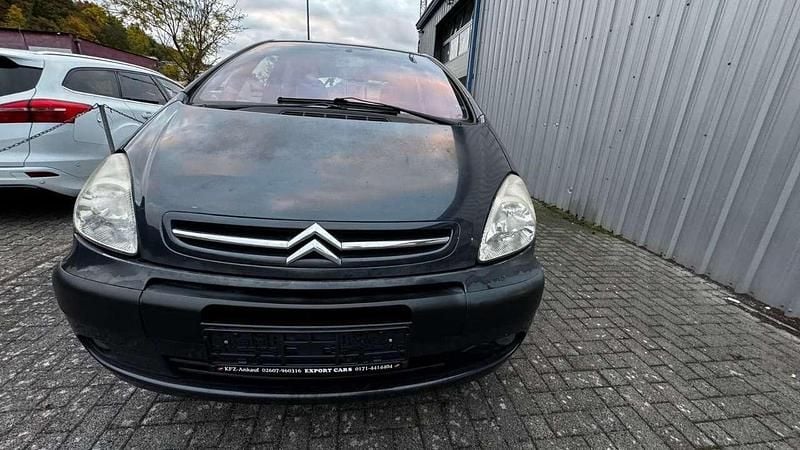 Lackierung aluminiumgrau/meta Gebraucht 2004 Citroën Xsara Picasso Van / Kleinbus | 488 € (Superpreis) - Bild 1/4