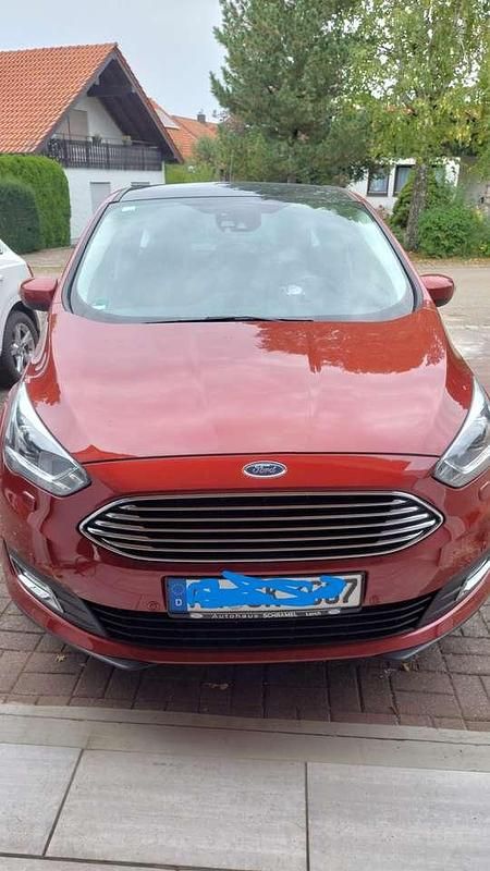 Rot Gebraucht 2015 Ford C-MAX Titanium Van / Kleinbus | 8.500 € (Guter Preis) - Bild 1/4
