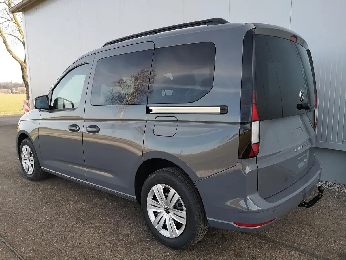 Neu VW Caddy Basis 122 PS (89 kW) 2025 Kirschrot Van / Kleinbus