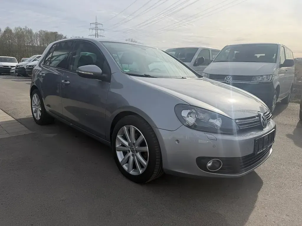 Gebraucht VW Golf VI Team 105 PS (77 kW) 2010 Silber Kleinwagen