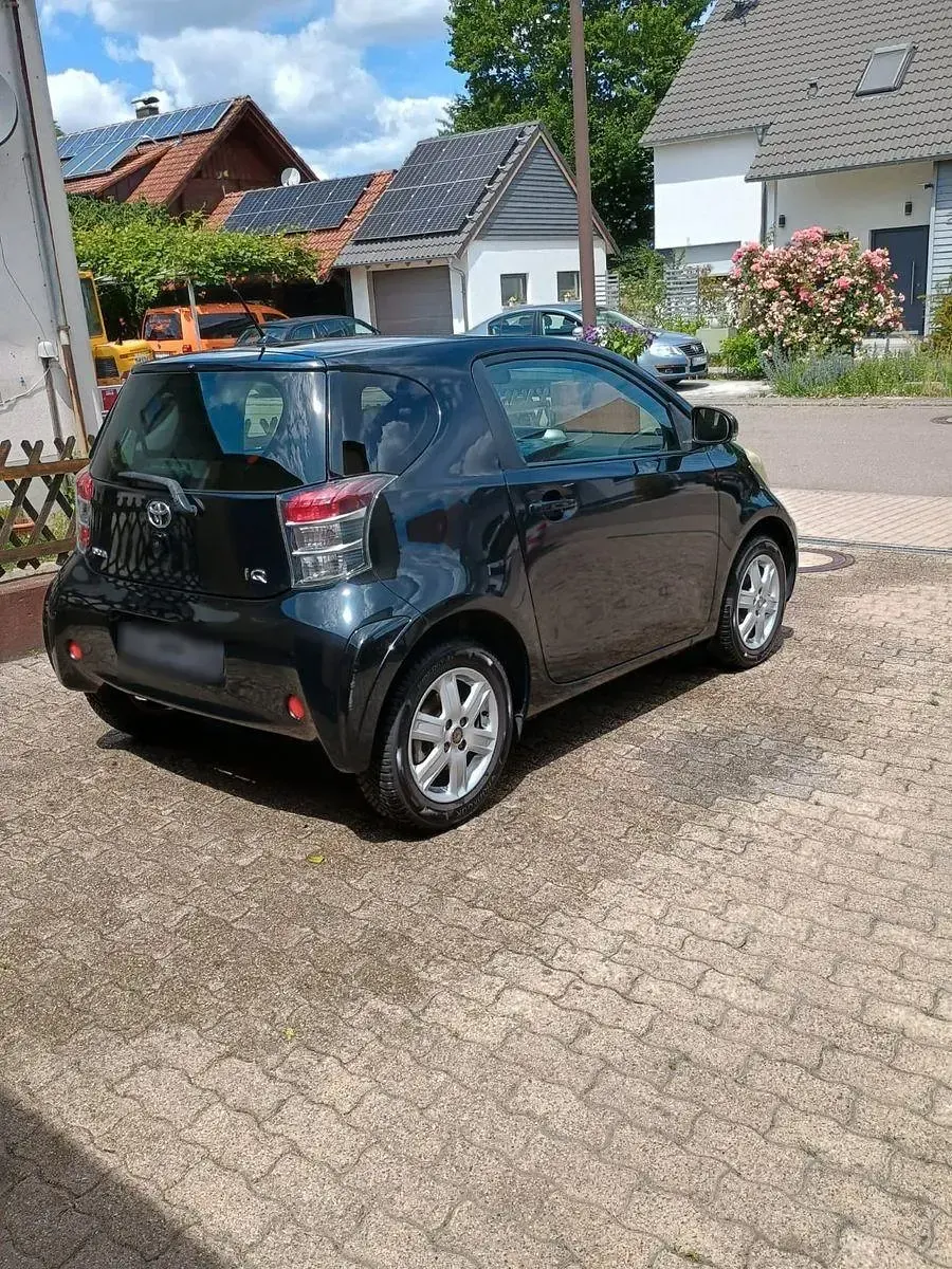 Gebraucht Toyota iQ 68 PS (50 kW) 2009 Schwarz Kleinwagen