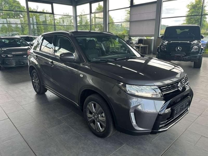 Usata Suzuki Vitara Comfort 110 CV (80 kW) 2025 Grigio SUV