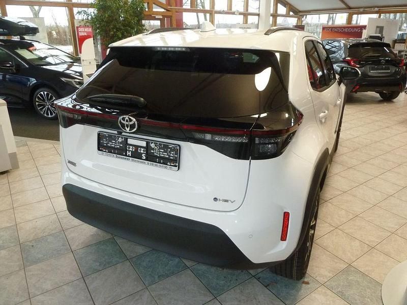 Gebraucht Toyota Yaris Cross 131 PS (96 kW) 2025 Weiß SUV