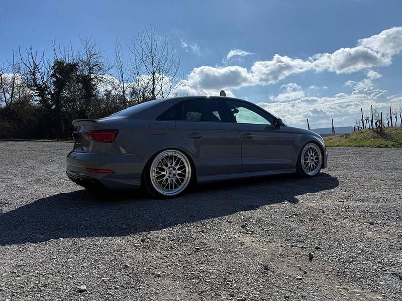 Second-hand Audi RS3 Ambiente 500 CP (367 kW) 2017 Gri Berlinǎ