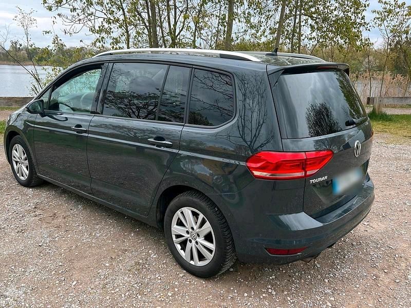 Gebraucht VW Touran 150 PS (110 kW) 2020 Grau Van / Kleinbus