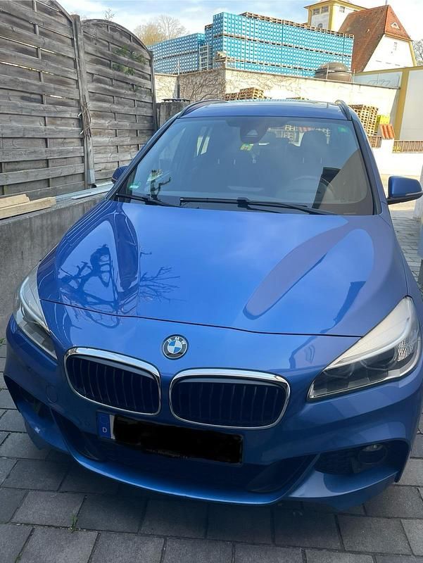 Blau Gebraucht 2016 BMW 220 Gran Tourer Van / Kleinbus | 15.200 € (Fairer Preis) - Bild 1/4
