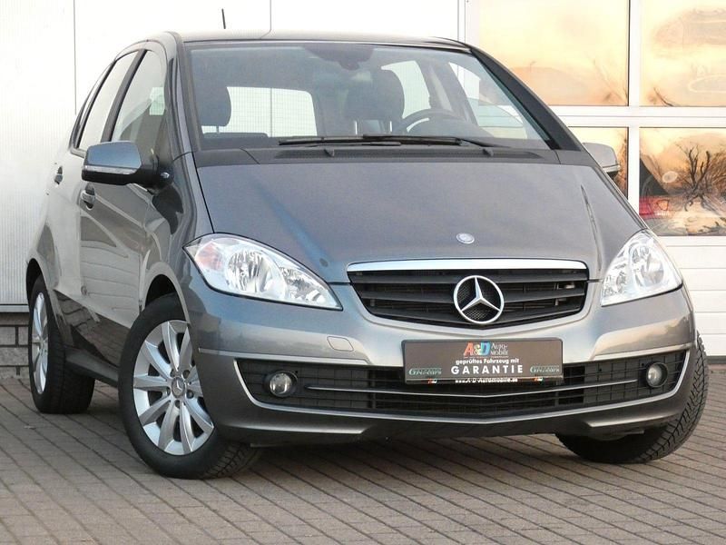 Gebraucht Mercedes A180 116 PS (85 kW) 2011 Grau Kleinwagen