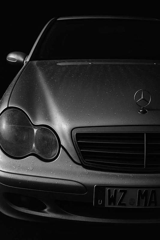 Grau Gebraucht 2003 Mercedes C200 Classic Kombi | 2.200 € (Fairer Preis) - Bild 1/4