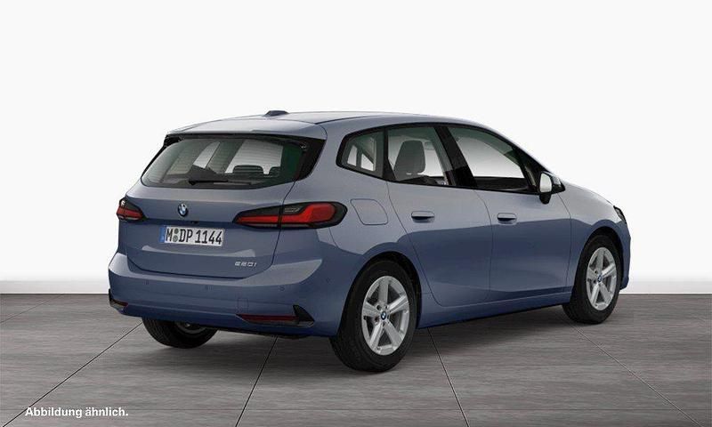 Gebraucht BMW 220 Active Tourer 156 PS (114 kW) 2025 Grau Van / Kleinbus