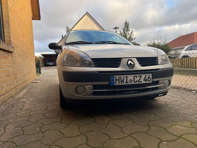 Gebraucht 2004 Renault Clio II Authentique Limousine | 1.950 € (Etwas zu teuer) - Bild 1/4