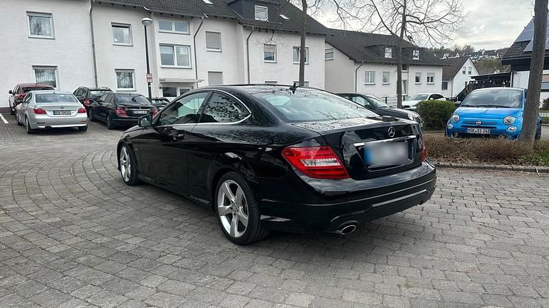 Gebraucht Mercedes C220 170 PS (125 kW) 2015 Schwarz Coupé