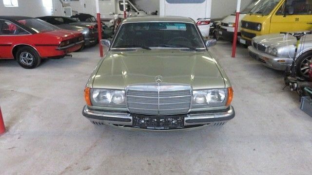 Grün Gebraucht 1980 Mercedes 280 | 18.900 € - Bild 1/4