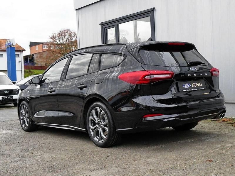 Neu Ford Focus ST-Line X 155 PS (114 kW) 2025 Schwarz Limousine