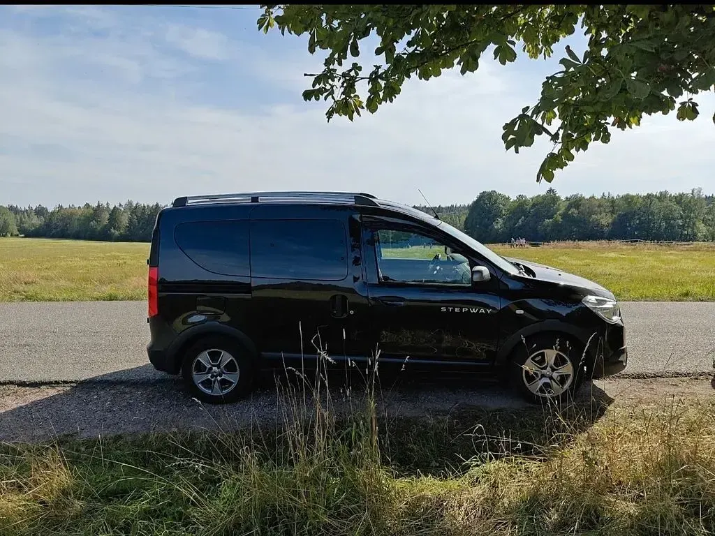 Gebraucht Dacia Dokker Celebration 116 PS (85 kW) 2019 Schwarz Van / Kleinbus