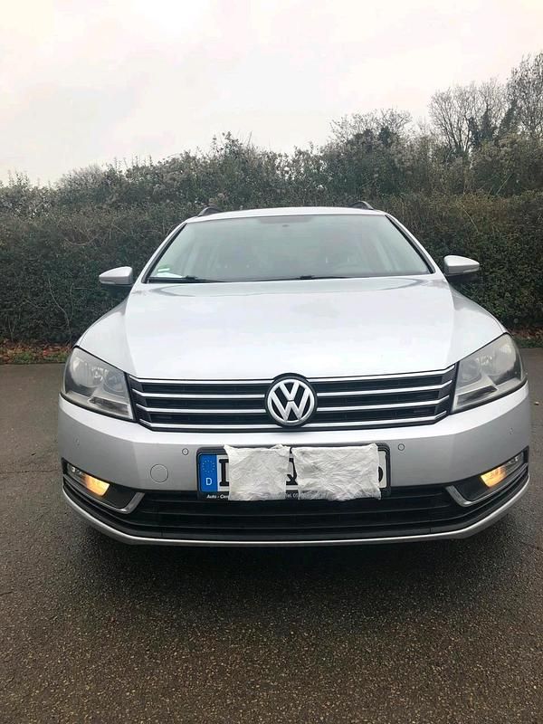 Silber Gebraucht 2012 VW Passat Kombi | 5.500 € (Superpreis) - Bild 1/4