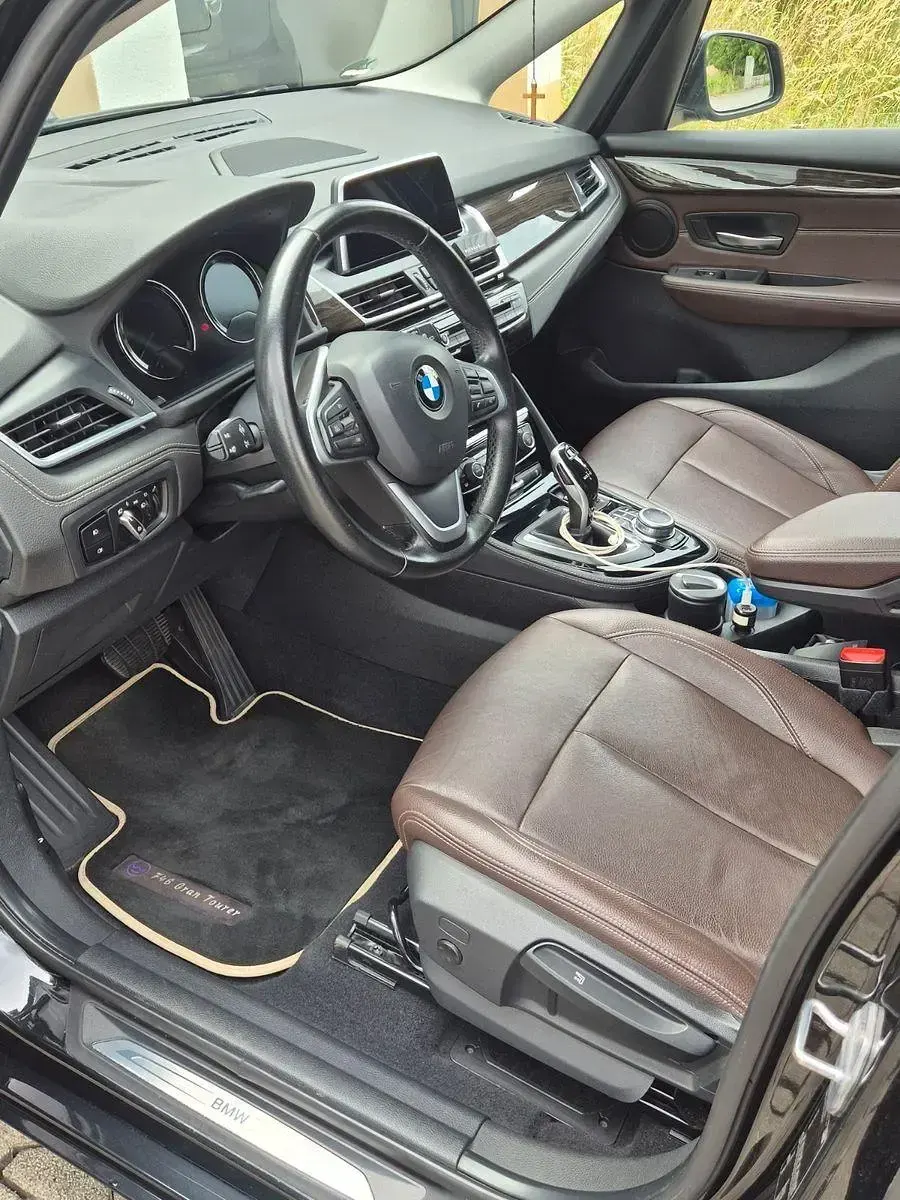 Gebraucht BMW 218 Gran Tourer Luxury Line 150 PS (110 kW) 2018 Schwarz Van / Kleinbus