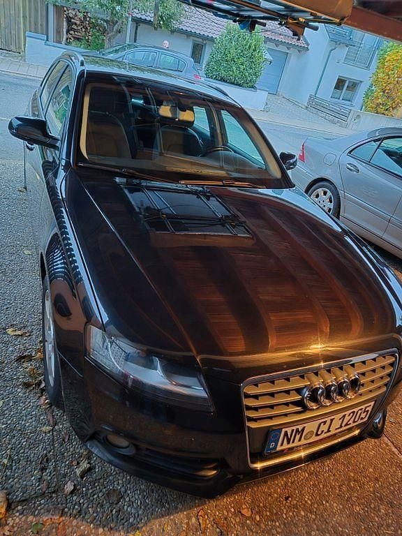 Schwarz Gebraucht 2010 Audi A4 Ambiente Kombi | 7.200 € (Guter Preis) - Bild 1/2