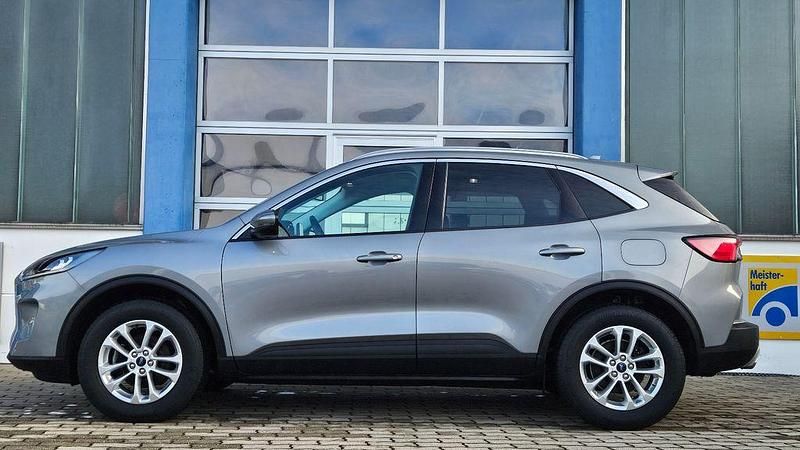 Gebraucht Ford Kuga Titanium 152 PS (111 kW) 2021 Silber SUV