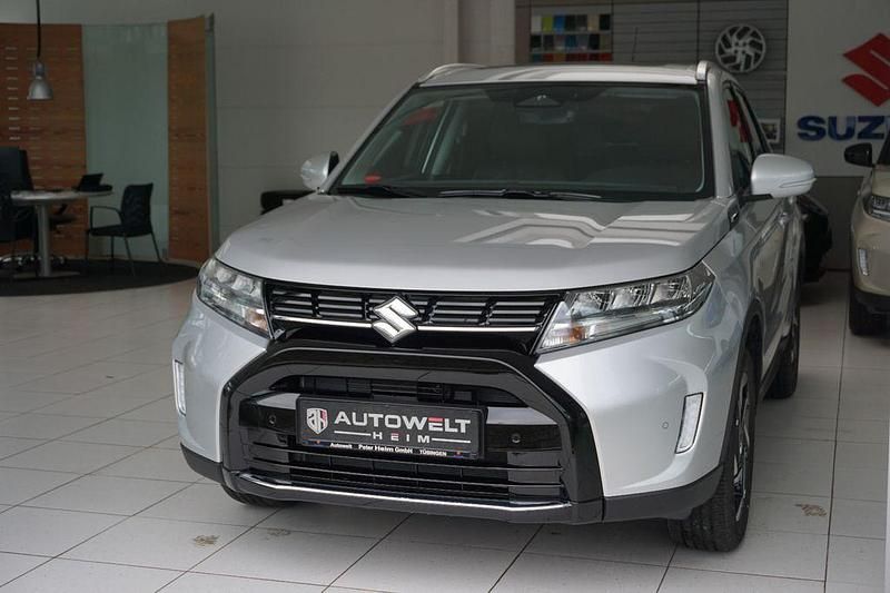 Neu Suzuki Vitara Comfort+ 102 PS (75 kW) 2025 Silky silver metallic SUV