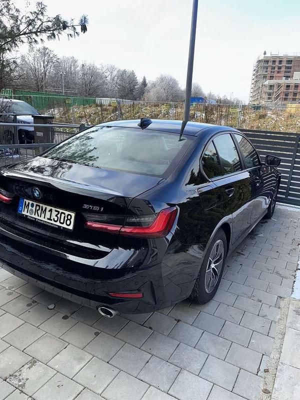Gebraucht BMW 318 Advantage 156 PS (114 kW) 2022 Schwarz Limousine