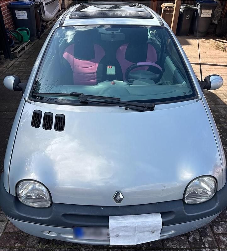 Second-hand Renault Twingo 58 CP (42 kW) 2003 Argintiu Hatchback