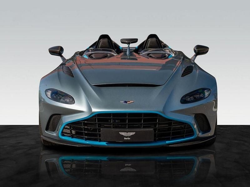 Neu Aston Martin V12 Speedster 700 PS (514 kW) 2025 Silber Coupé