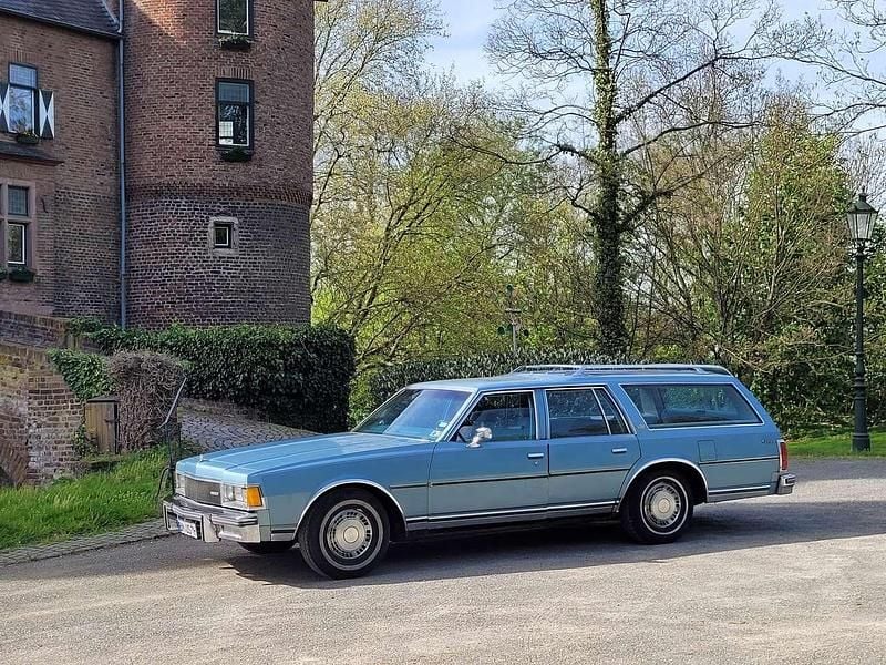 Second-hand Chevrolet Caprice 145 CP (106 kW) 1977 Albastru Berlinǎ