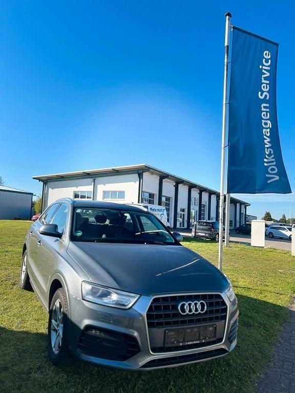 Grau Gebraucht 2018 Audi Q3 Sport SUV | 18.990 € (Superpreis) - Bild 1/4