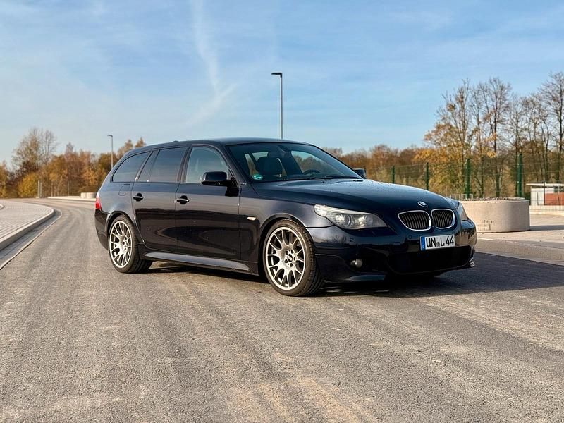 Schwarz Gebraucht 2008 BMW 535 M Sport Kombi | 14.900 € - Bild 1/4