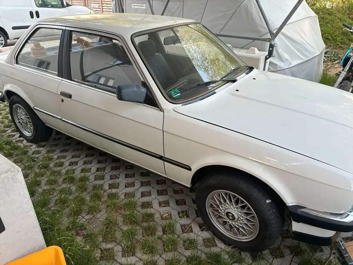 Gebraucht BMW 318 102 PS (75 kW) 1987 Weiß Coupé