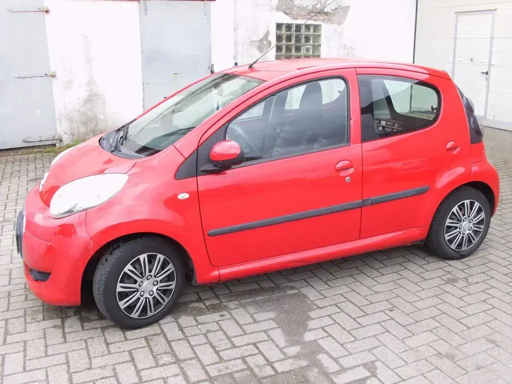 Gebraucht Citroën C1 Advance 68 PS (50 kW) 2011 Rot Kleinwagen