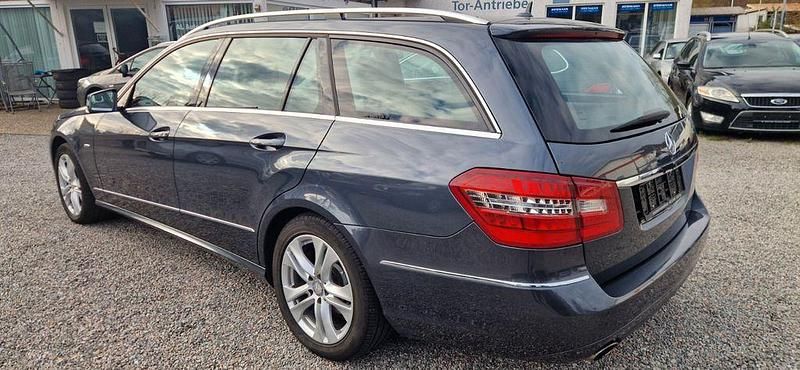 Second-hand Mercedes E250 204 CP (150 kW) 2010 Gri Break