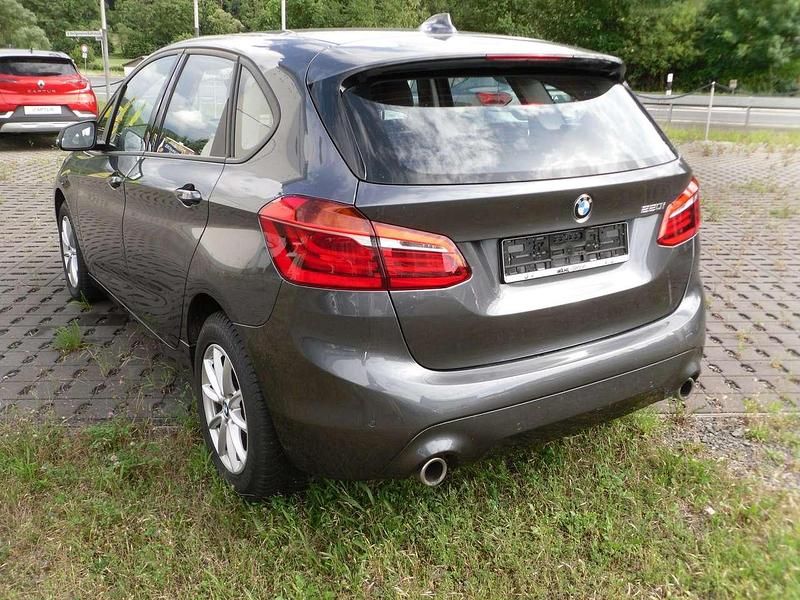 Używany BMW 220 Advantage 192 KM (141 kW) 2018 Szary Sedan/Limuzyna