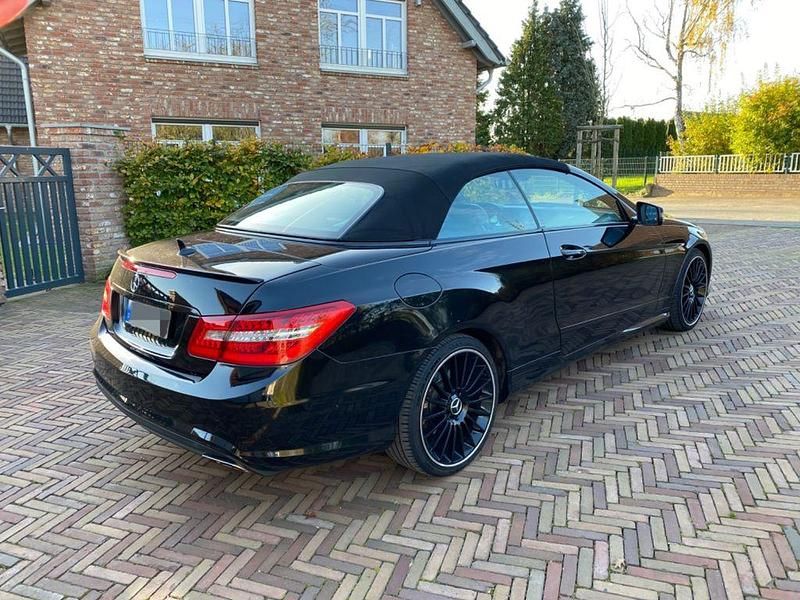Gebraucht Mercedes E500 Avantgarde 387 PS (284 kW) 2011 Schwarz Cabrio